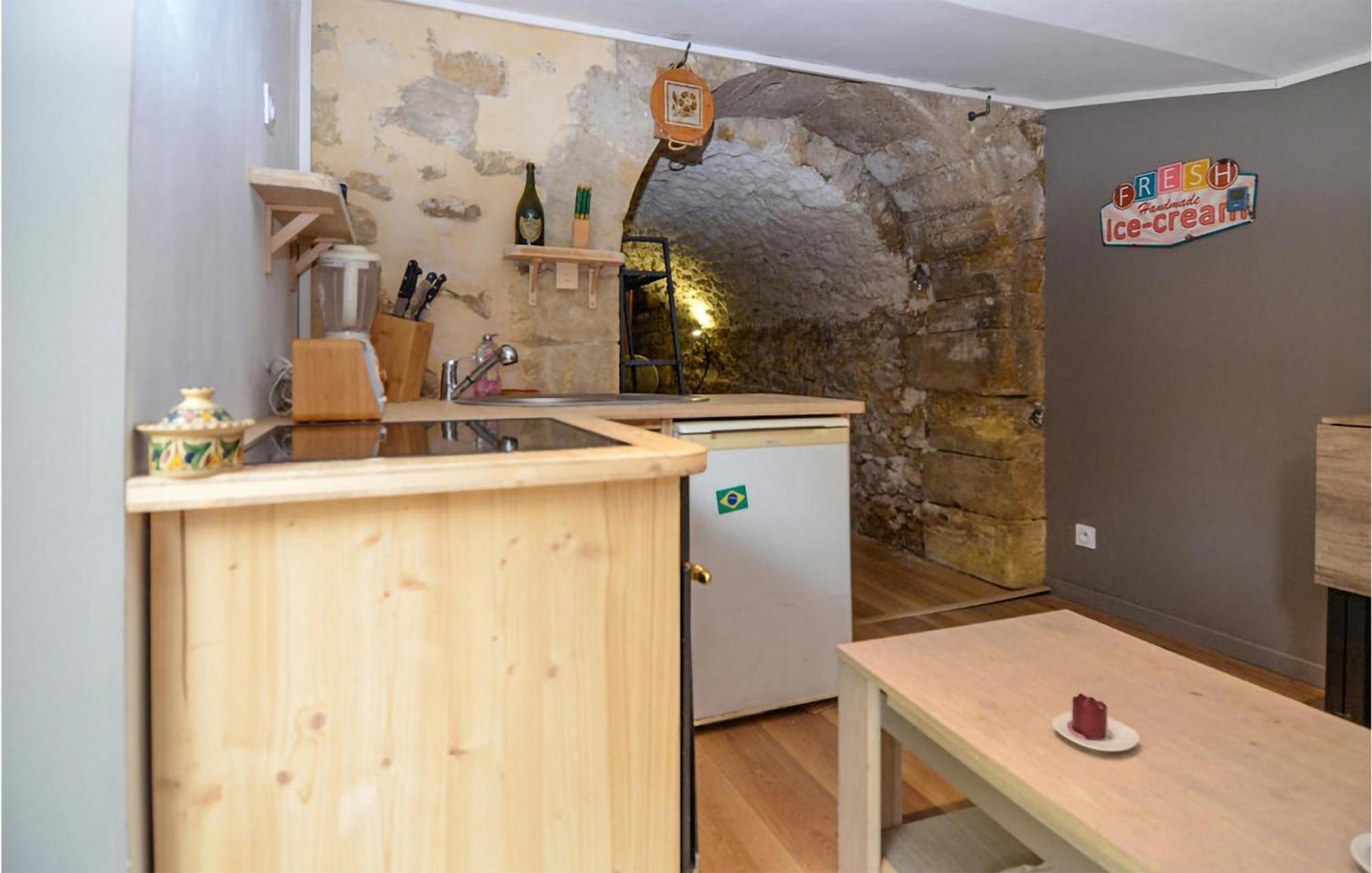 Awesome Apartment In Pujaut With Swimming Pool Dış mekan fotoğraf
